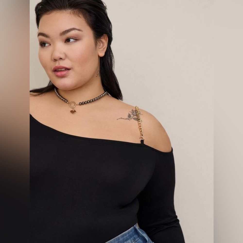 Torrid Black Off-Shoulder Super Soft Chain Strap Top, NWT! - Picture 6 of 15